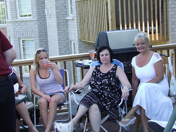 Melanie Anderson,  Andrea,  Brenda Anderson© Garrie Russell
