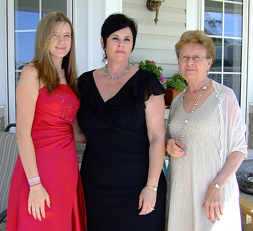 Andrea, Zoe, June, after the visit to the workshop© Garrie Russell